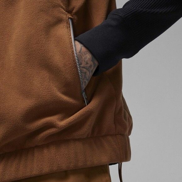 Air Jordan Essentials Winter Gilet Vest - Picture 4 of 15